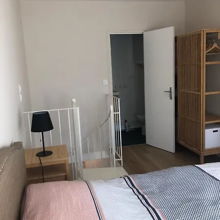 Duplex Centre 200m De La